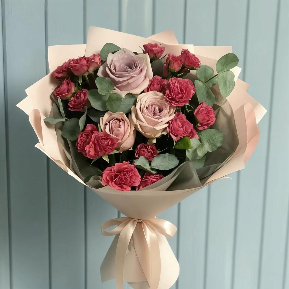 Букет цветов из: Гвоздики и Розы в Малояз