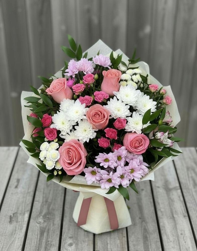 Букет цветов из: Альстромерии, Гвоздики, Розы и Хризантемы в Малояз