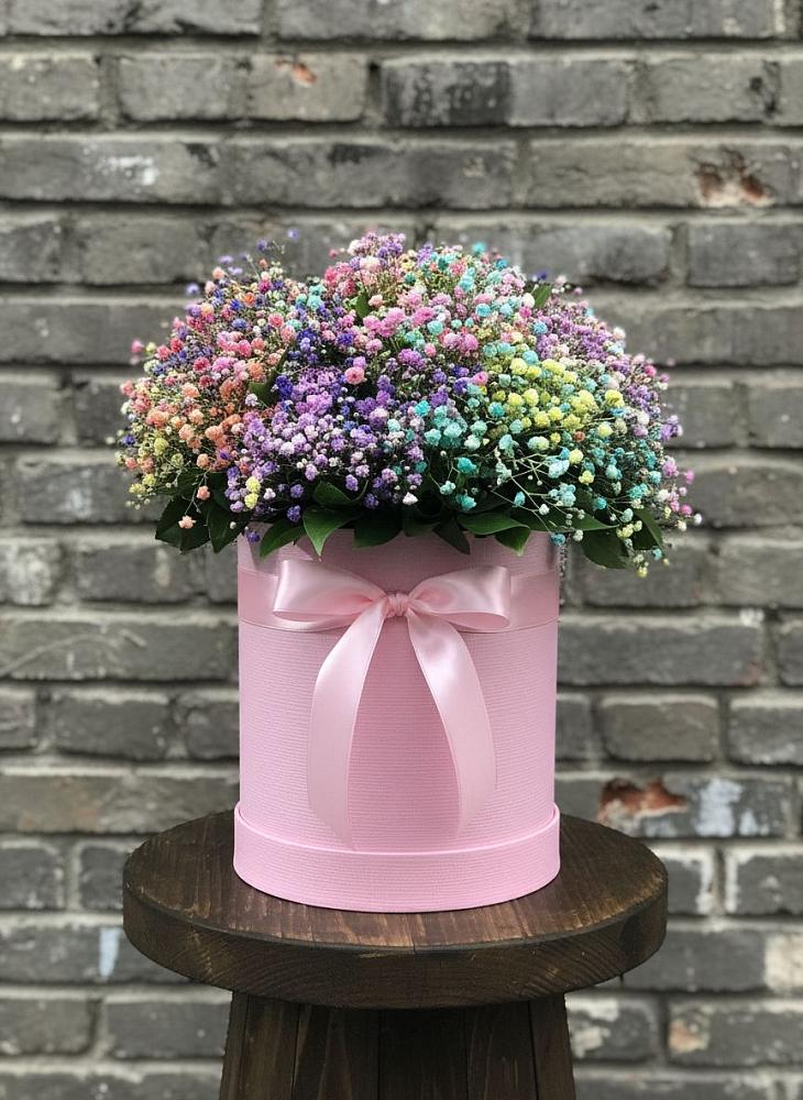 Цветочная композиция из Гипсофила и Розы в шляпной коробке в Малояз