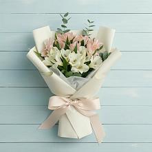 Букет цветов из:  Альстромерии в Малояз