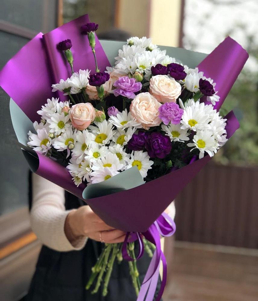 Букет цветов из: Хризантемы, Гвоздики и Розы в Малояз