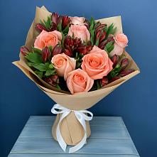 Букет цветов из:  Розы и Альстромерии в Малояз