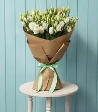 Букет цветов из:  Лизиантусы в Малояз