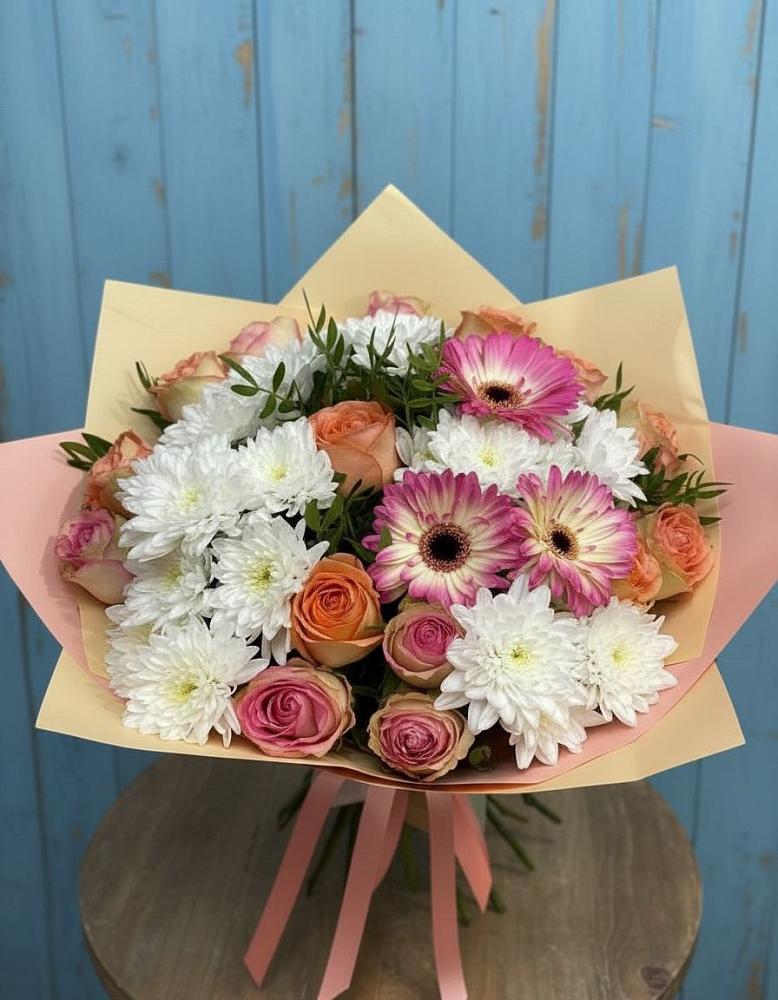 Букет цветов из: Розы, Герберы и Хризантемы в Малояз