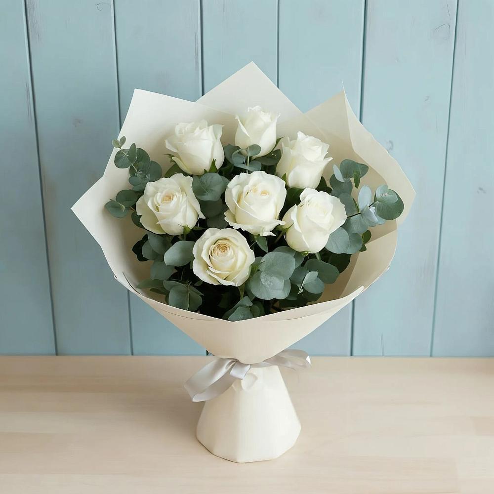 Букет Белые розы в Эвкалипте в Малояз