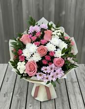 Букет цветов из:  Альстромерии, Гвоздики, Розы и Хризантемы в Малояз