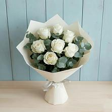 Букет Белые розы в Эвкалипте в Малояз