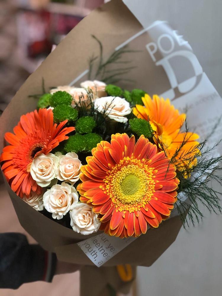 Букет цветов из: Герберы, Хризантемы и Розы в Малояз