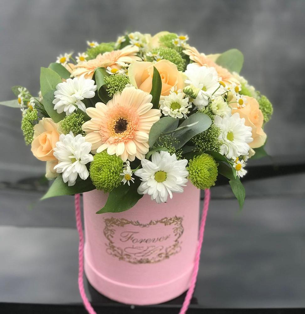 Цветочная композиция из Розы, Герберы и Хризантемы в шляпной коробке в Малояз