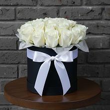 Цветочная композиция из Розы в шляпной коробке в Малояз